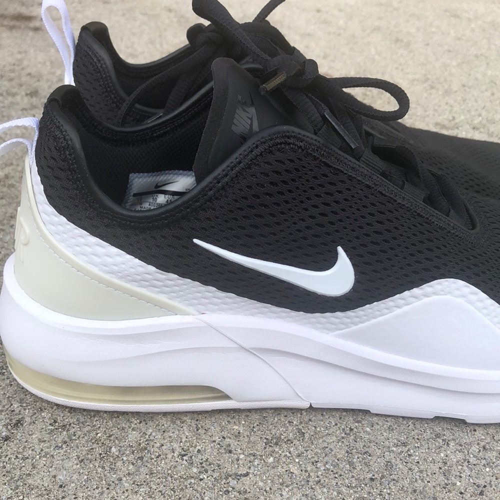 Nike Air Max Motion 2